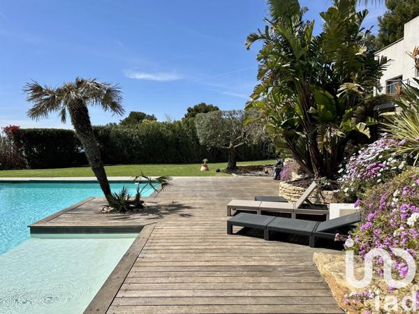 Maison d’architecte 9 pièces de 300 m² à Ollioules (83190)