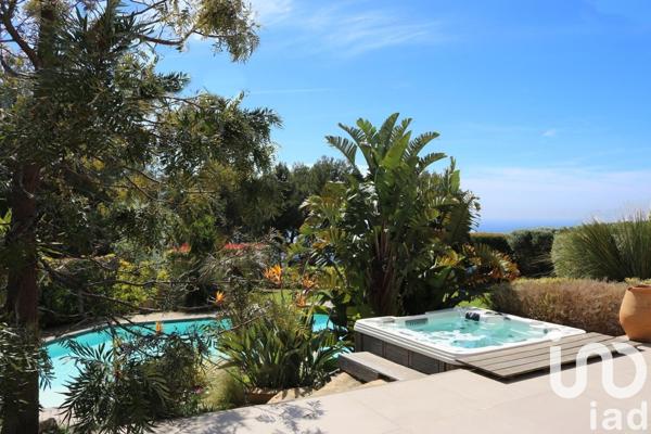 Maison d’architecte 9 pièces de 300 m² à Ollioules (83190)