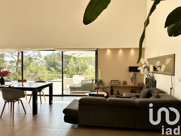 Maison d’architecte 9 pièces de 300 m² à Ollioules (83190)