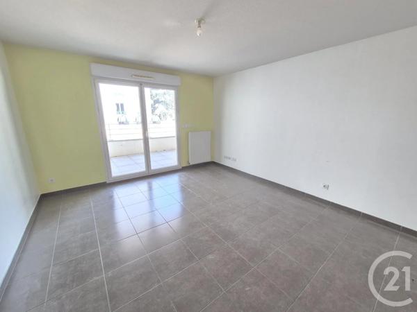 Appartement T2 à vendre  2 pièces - 43 m 2   OULLINS  - 69