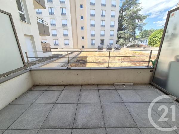 Appartement T2 à vendre  2 pièces - 43 m 2   OULLINS  - 69