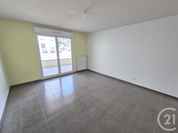 Appartement T2 à vendre  2 pièces - 43 m 2   OULLINS  - 69