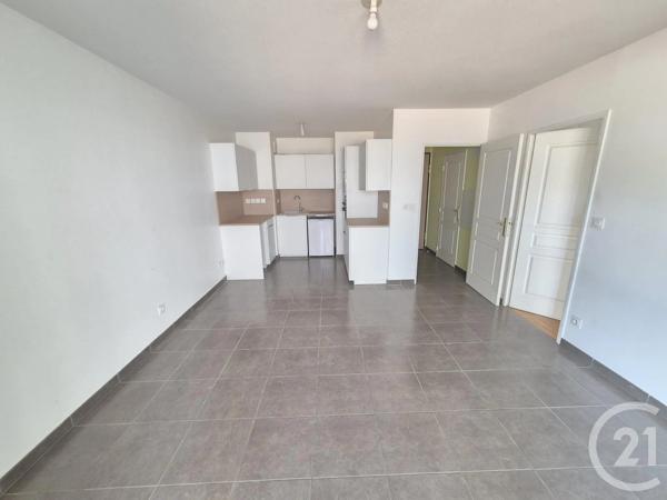 Appartement T2 à vendre  2 pièces - 43 m 2   OULLINS  - 69
