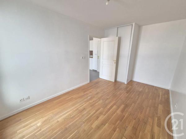 Appartement T2 à vendre  2 pièces - 43 m 2   OULLINS  - 69