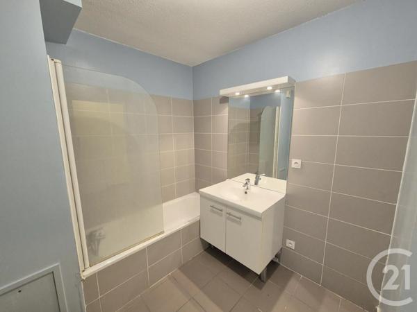 Appartement T2 à vendre  2 pièces - 43 m 2   OULLINS  - 69