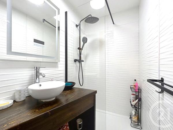 Appartement T3 à vendre  3 pièces - 54,57 m 2   ST GERVAIS LES BAINS  - 74