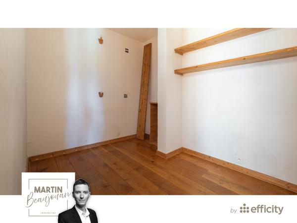 Appartement
         3 pièces
        - 46 m² Bien prestige 460 000 € *