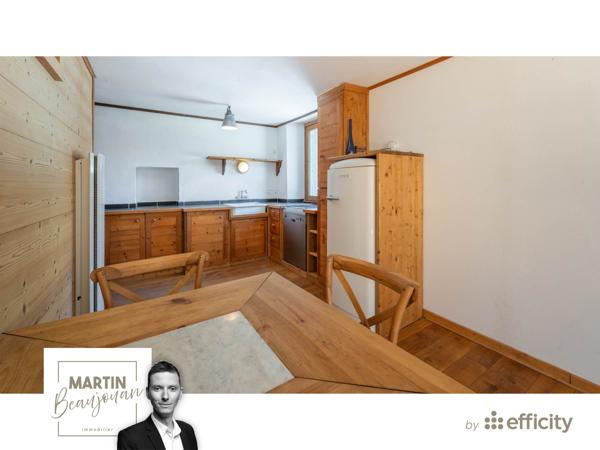 Appartement
         3 pièces
        - 46 m² Bien prestige 460 000 € *