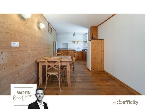 Appartement
         3 pièces
        - 46 m² Bien prestige 460 000 € *