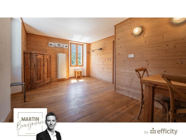 Appartement
         3 pièces
        - 46 m² Bien prestige 460 000 € *