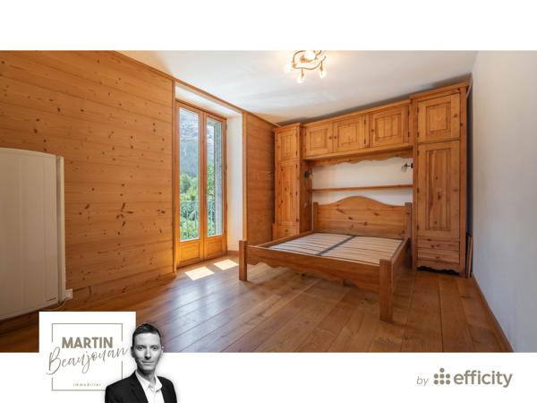 Appartement
         3 pièces
        - 46 m² Bien prestige 460 000 € *