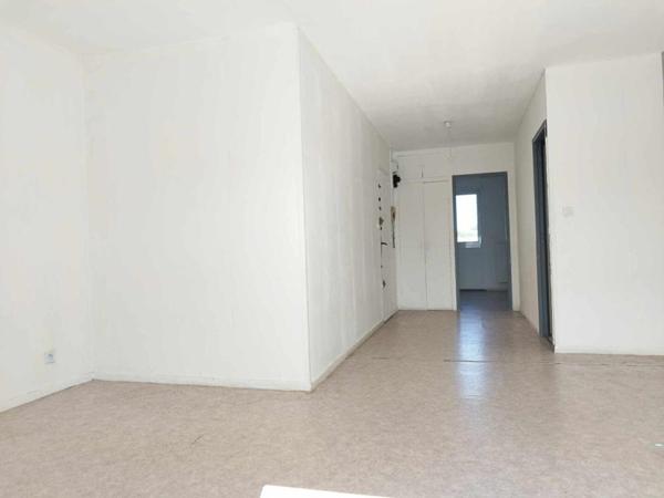 Appartement Port De Bouc 3 pièce(s) 65 m2 environ AVEC Balcon