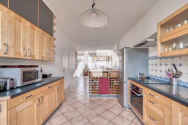 Maison Rueil Malmaison 8 pièce(s) 179 m² 931 000 € **  - Référence  19498