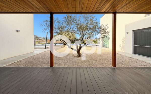 Maison à vendre    8 pièces •  Ruoms