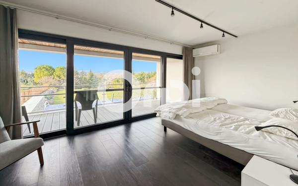 Maison à vendre    8 pièces •  Ruoms