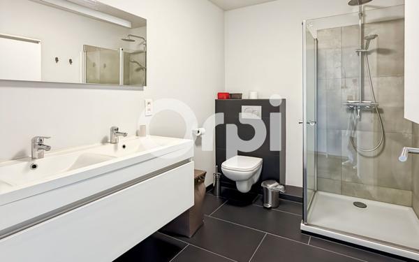 Maison à vendre    8 pièces •  Ruoms