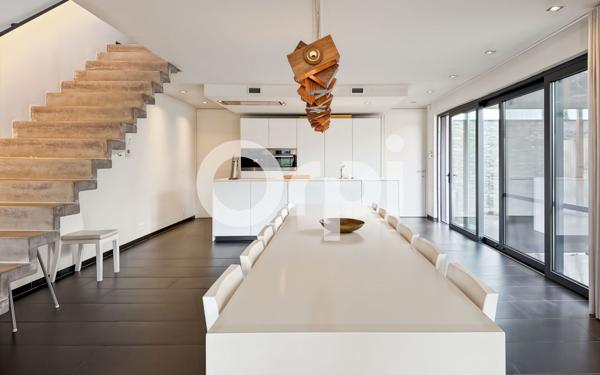 Maison à vendre    8 pièces •  Ruoms