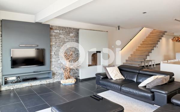 Maison à vendre    8 pièces •  Ruoms