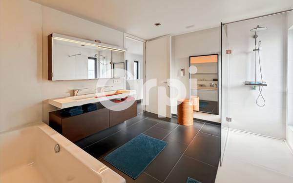 Maison à vendre    8 pièces •  Ruoms