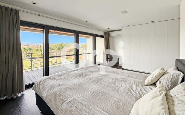 Maison à vendre    8 pièces •  Ruoms