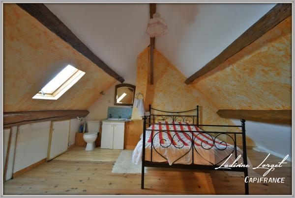 Maison 6 pièces, 4 chambres – 174 m² habitables- grenier- cave-bucher- terrain de 598 m²-dépendance située entre Château-Thierry (15 min), Neuilly-Saint-Front (9 min) et Soissons. Proche A4.