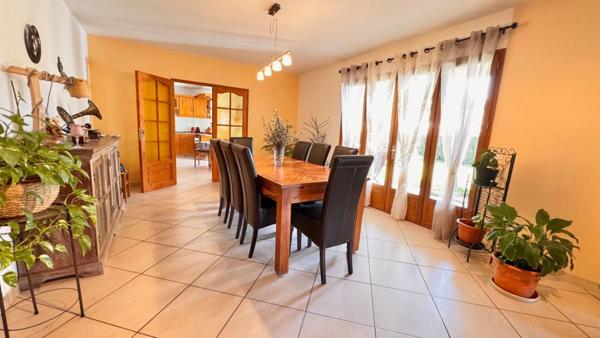 Grande Villa 155 m² p-pied avec piscine sur plus de 1300 m²