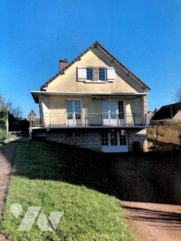 NOYEN SUR SARTHE : Pavillon sur sous-sol et sur terrain 1221 m²