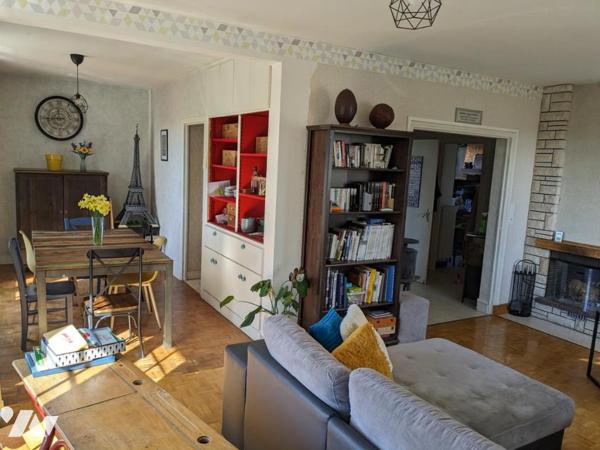 NOYEN SUR SARTHE : Pavillon sur sous-sol et sur terrain 1221 m²