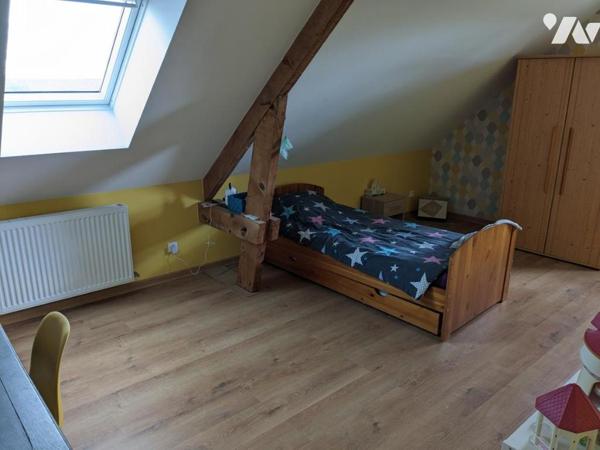 NOYEN SUR SARTHE : Pavillon sur sous-sol et sur terrain 1221 m²