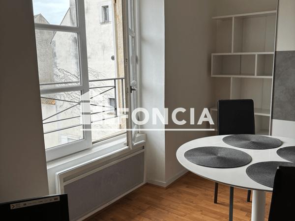 Location Studio meublé 19.27 m² - 65 RUE DES CHARRETIERS Orleans 45000