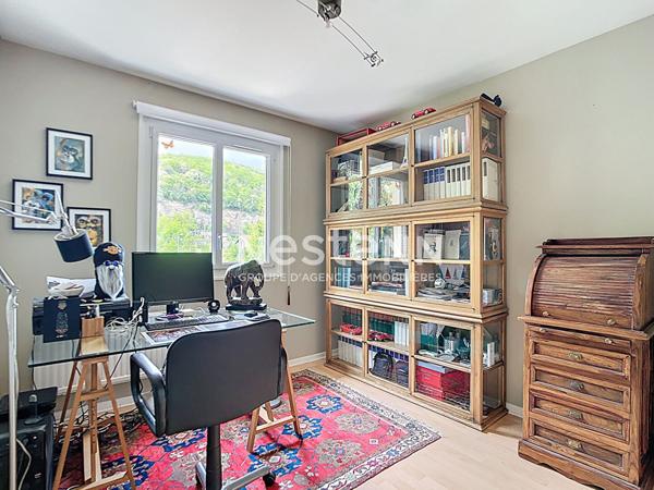 MAISON FAMILIALE DE 145 M² ALBIGNY-SUR-SAÔNE AVEC 4 CHAMBRES AVEC JARDIN PAYSAGÉ ET VÉRANDA
