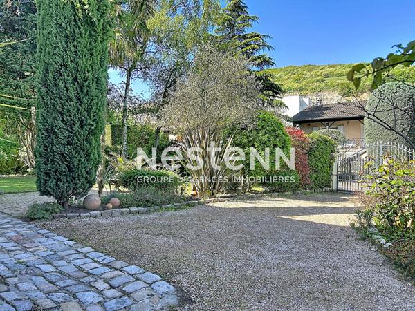 MAISON FAMILIALE DE 145 M² ALBIGNY-SUR-SAÔNE AVEC 4 CHAMBRES AVEC JARDIN PAYSAGÉ ET VÉRANDA