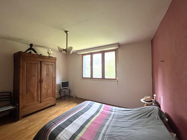 Cadre boisé MAISON TRADITIONNELLE sur terrain 3200 m² à VENDRE