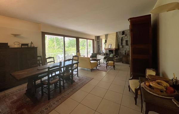 Cadre boisé MAISON TRADITIONNELLE sur terrain 3200 m² à VENDRE