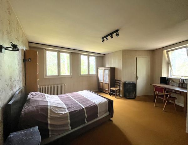 Cadre boisé MAISON TRADITIONNELLE sur terrain 3200 m² à VENDRE