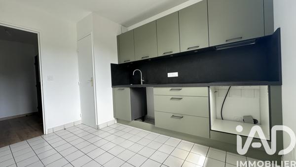 Location appartement 3 pièces 71 m² Saint-Pierre-lès-Nemours