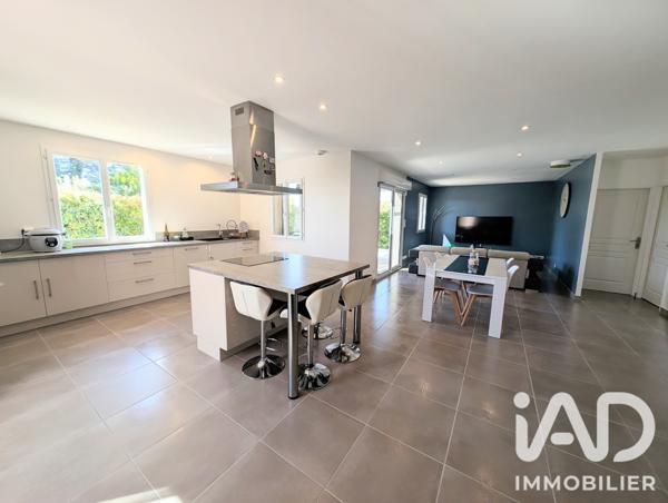 Maison à vendre 6 pièces 138 m² Vacqueyras