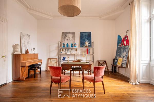 Elégance intemporelle : Maison de Maître au pied du Château