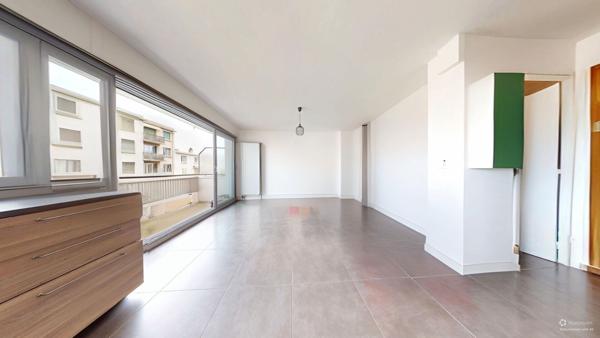 Appartement Grenoble 2 pièces 40 m2 avec balcon et ascenseur