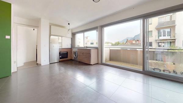 Appartement Grenoble 2 pièces 40 m2 avec balcon et ascenseur