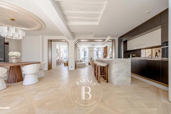 Paris 1er, Appartement 3 Chambres -  164 m² à vendre