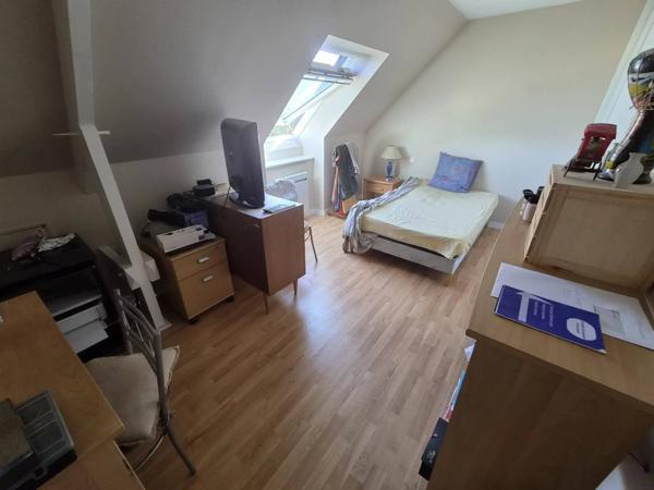 LAVAL QUARTIER CHAUMINETTE MAISON DE 100 M2 AVEC PIECE DE VIE DE 50 M2 LUMINEUSE ET AVEC 3 CHAMBRES