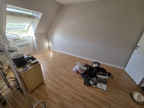 LAVAL QUARTIER CHAUMINETTE MAISON DE 100 M2 AVEC PIECE DE VIE DE 50 M2 LUMINEUSE ET AVEC 3 CHAMBRES