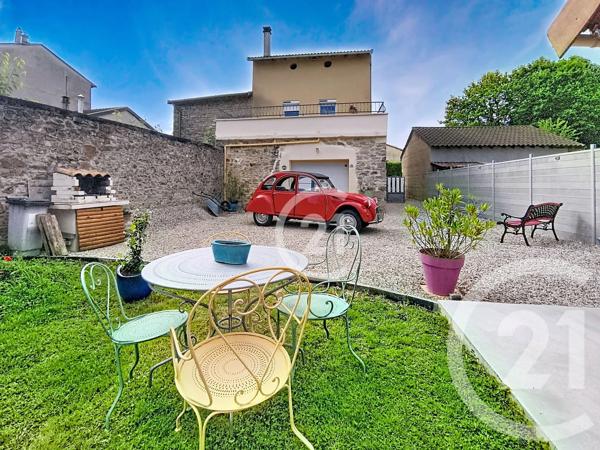 Maison à vendre  4 pièces - 89,29 m 2   PEROUGES  - 01