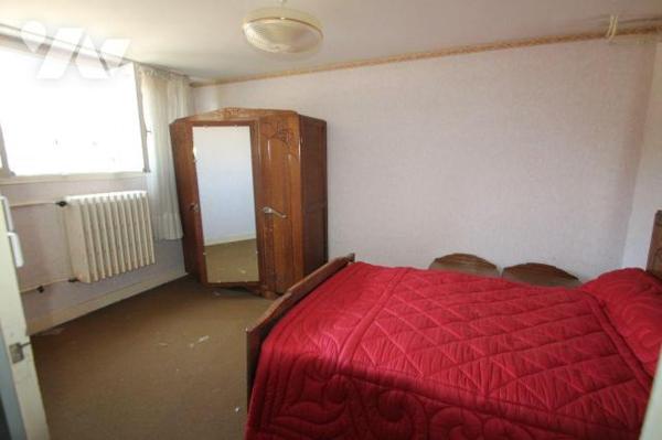 Sur son terrain de 455 m², maison sur sous-sol de 85 m² environ comprenant : cuisine, salle à m...