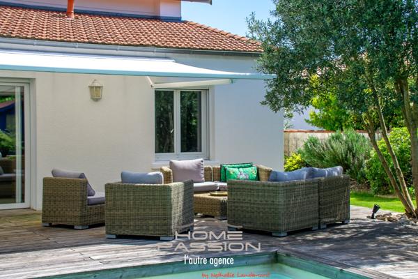 ROYAN - MAISON ANNÉES 30 AVEC PISCINE ET JARDIN PAYSAGÉ, PROCHE COMMERCES ET PLAGES