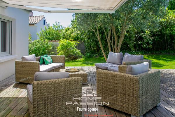 ROYAN - MAISON ANNÉES 30 AVEC PISCINE ET JARDIN PAYSAGÉ, PROCHE COMMERCES ET PLAGES