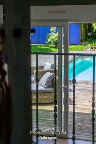 ROYAN - MAISON ANNÉES 30 AVEC PISCINE ET JARDIN PAYSAGÉ, PROCHE COMMERCES ET PLAGES