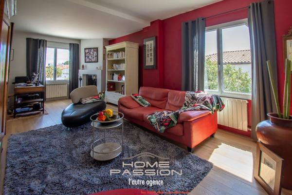 ROYAN - MAISON ANNÉES 30 AVEC PISCINE ET JARDIN PAYSAGÉ, PROCHE COMMERCES ET PLAGES