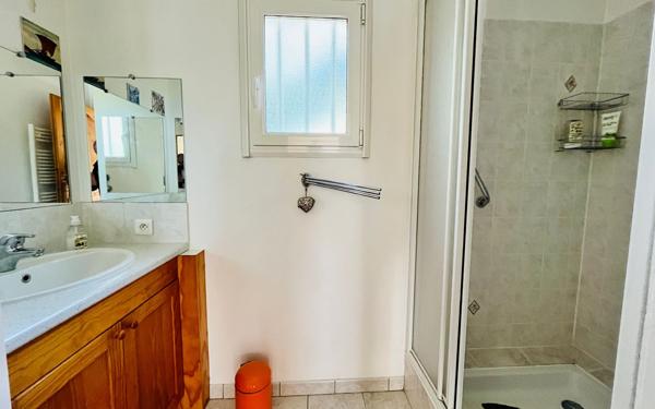 Maison à vendre    4 pièces •  Saint-Augustin